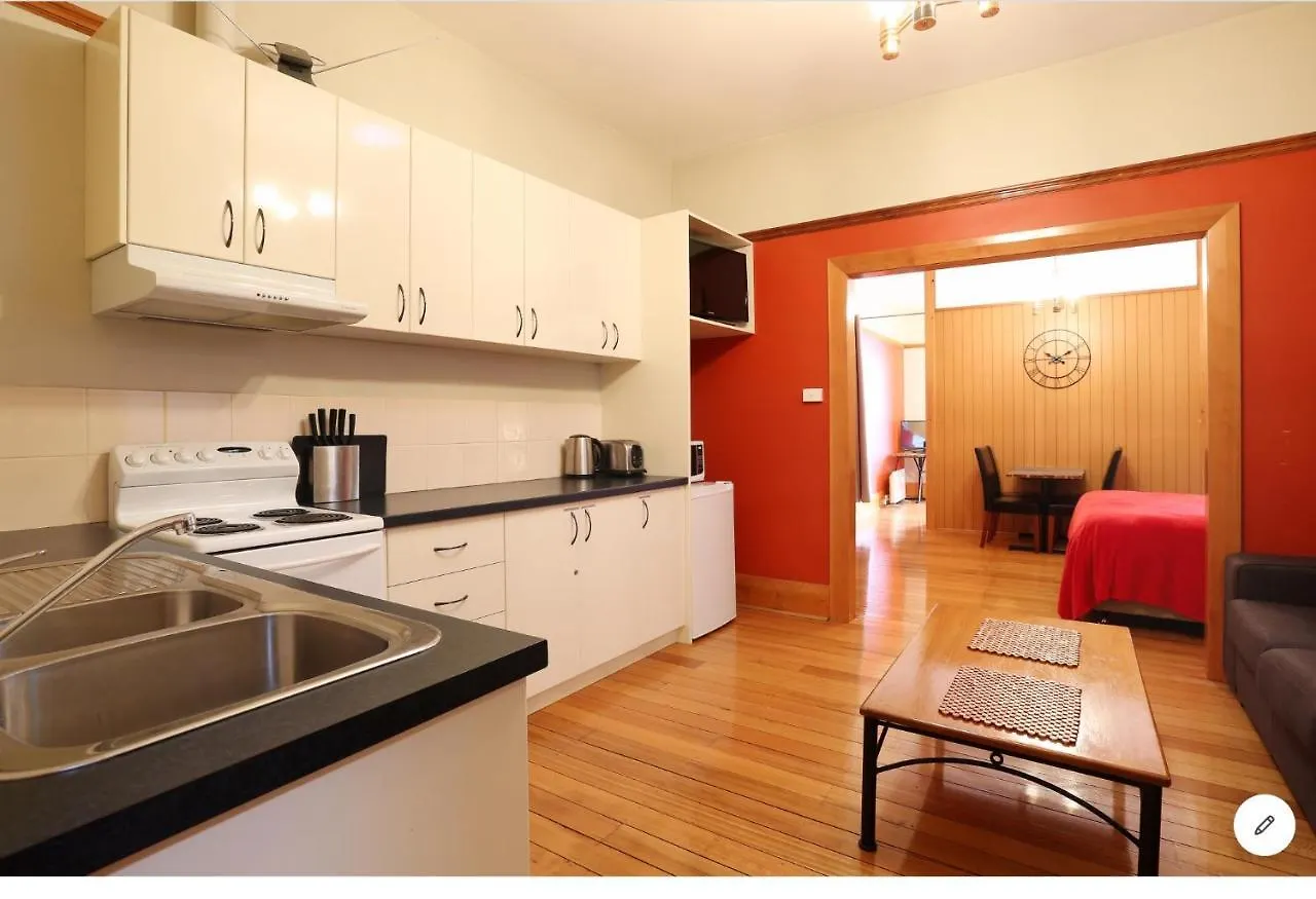 Nord - North Hobart Apartments 0*,